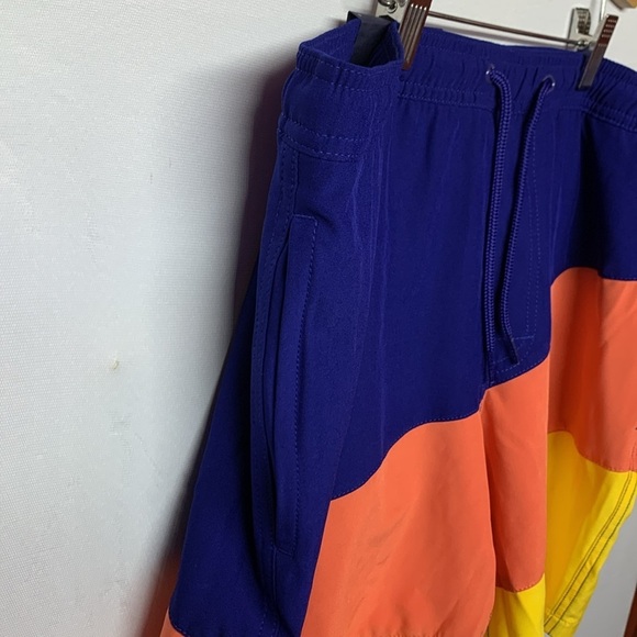 GAP Colorbloc Swim Shorts - Picture 5 of 10